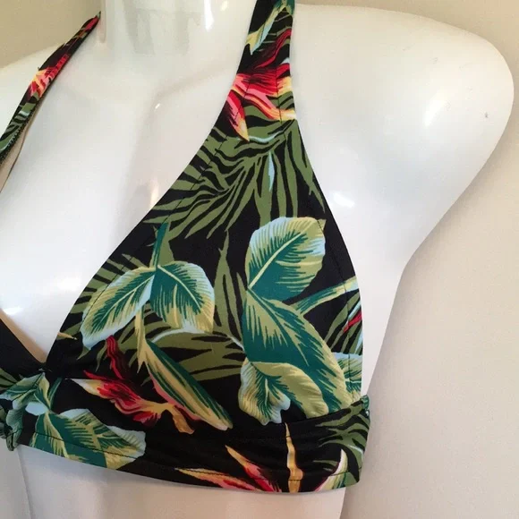 Lovely black and green bikini top by Catalina! - Picture 3 of 16